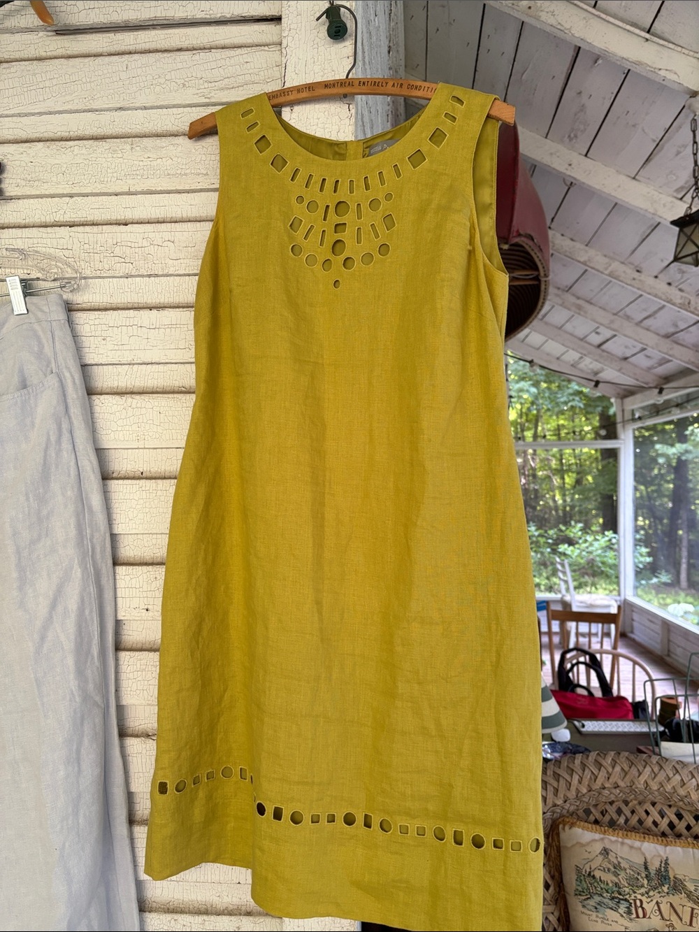 🇬🇧Linen dress with decorative cutouts by Marks and Spencer size US 6.